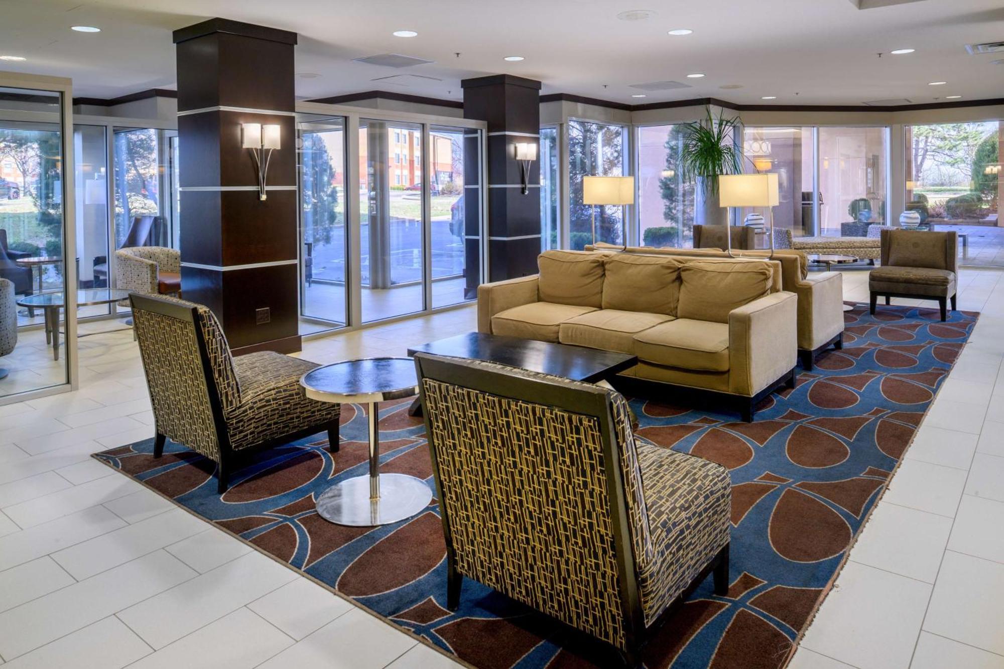 Embassy Suites By Hilton St Louis Airport Bridgeton Exterior photo